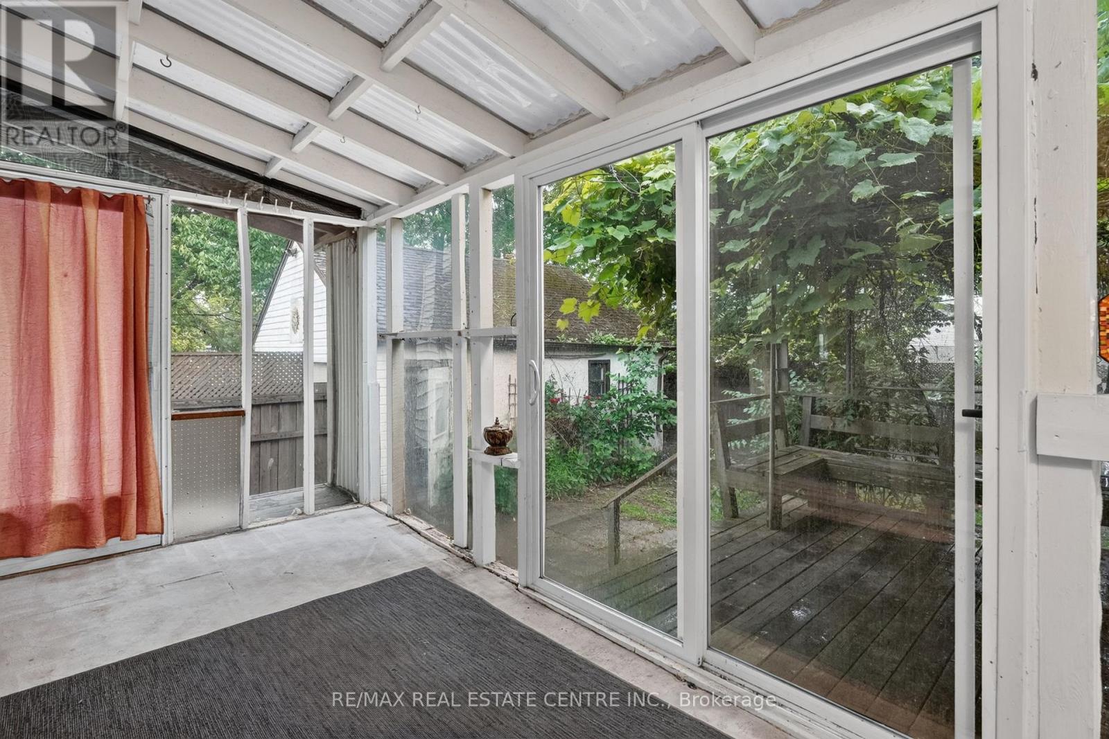 69 SMITH STREET - 32