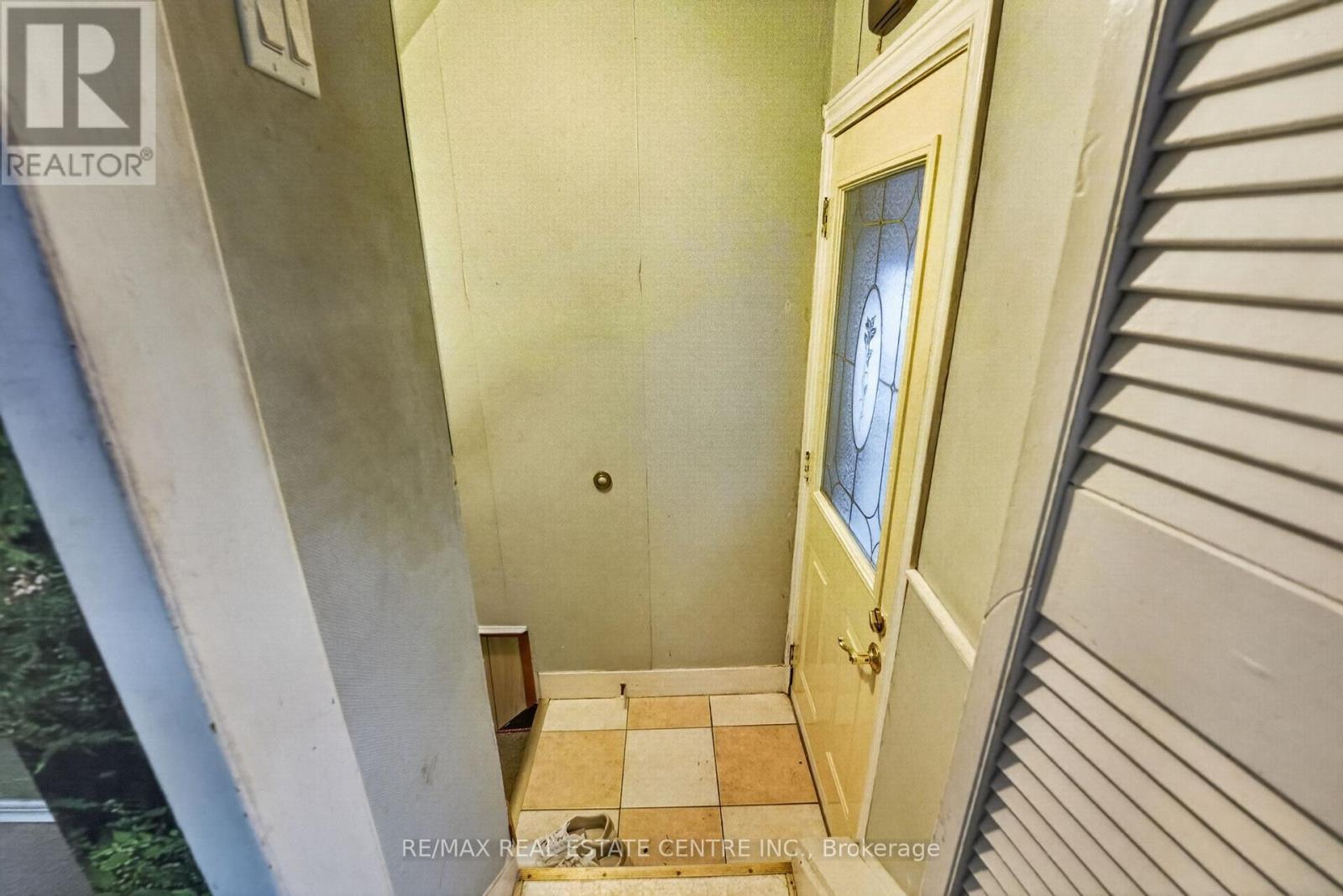 69 SMITH STREET - 37