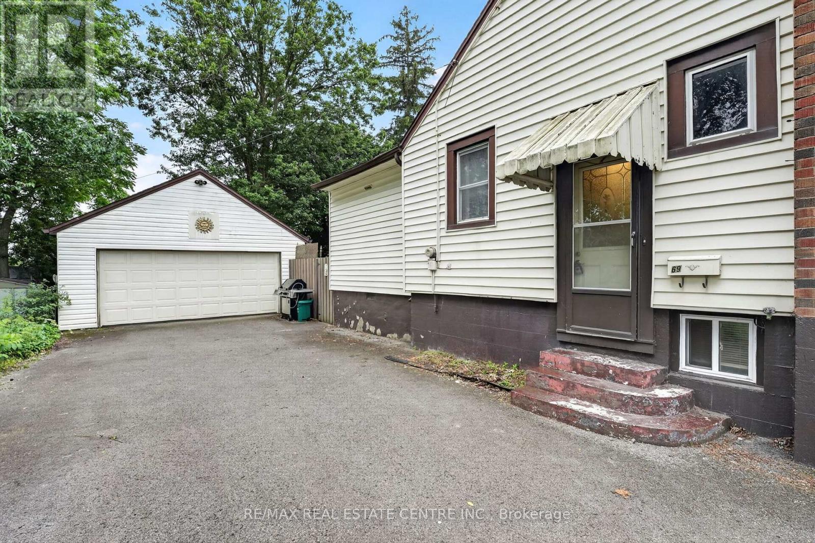 69 SMITH STREET - 41