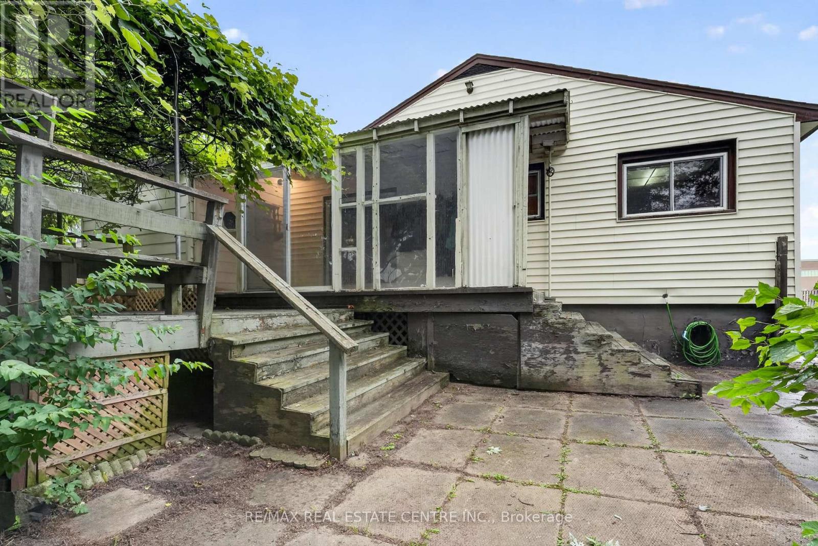 69 SMITH STREET - 49