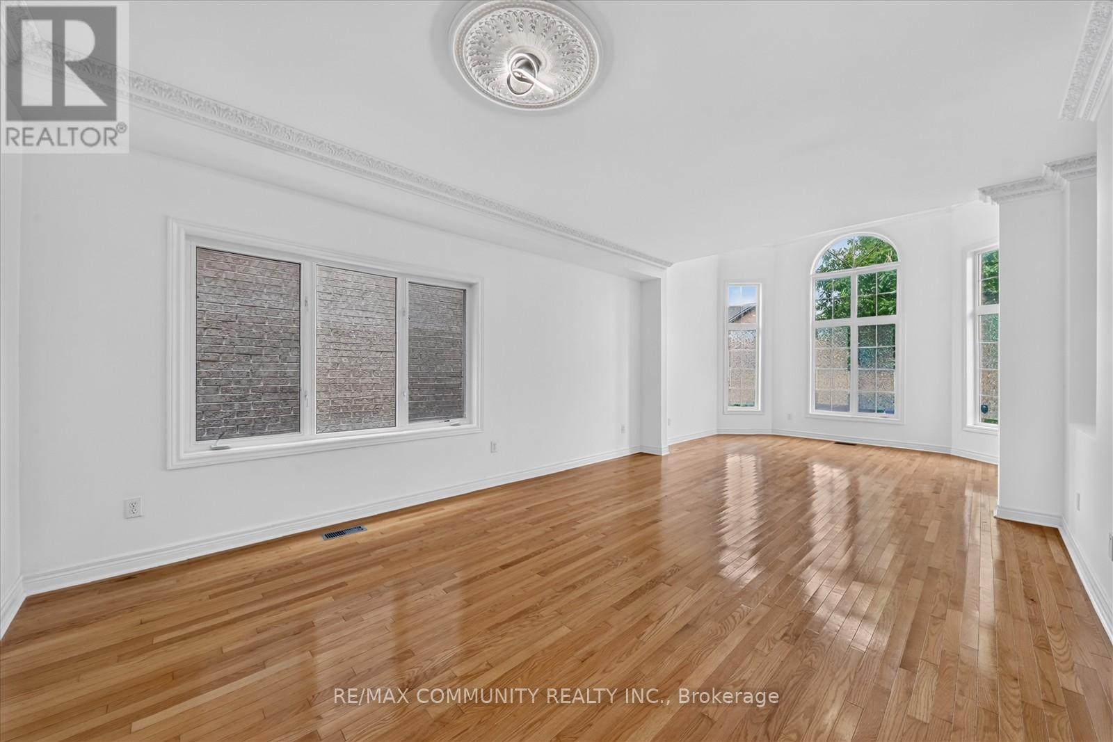 29 RIVER FOREST STREET W - 10