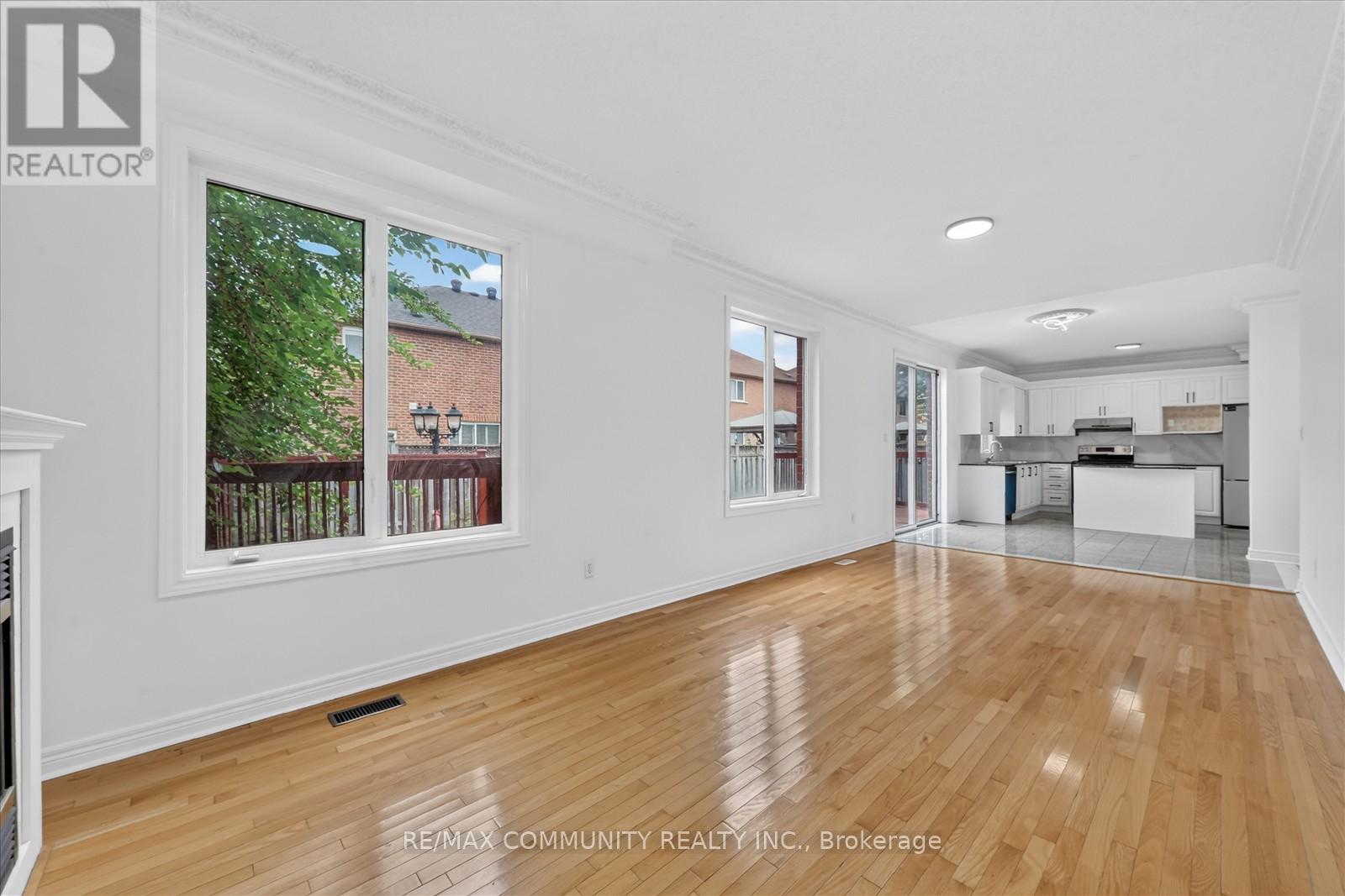 29 RIVER FOREST STREET W - 21