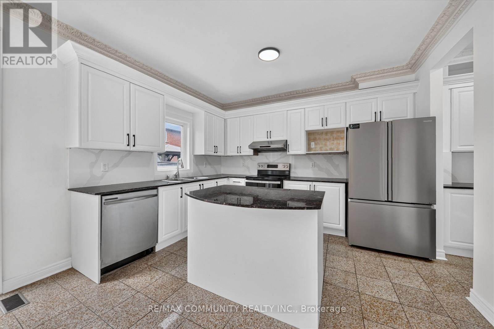 29 RIVER FOREST STREET W - 13