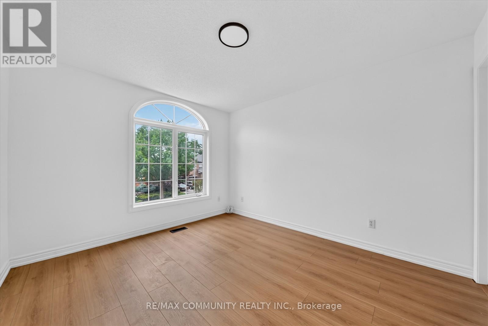 29 RIVER FOREST STREET W - 28