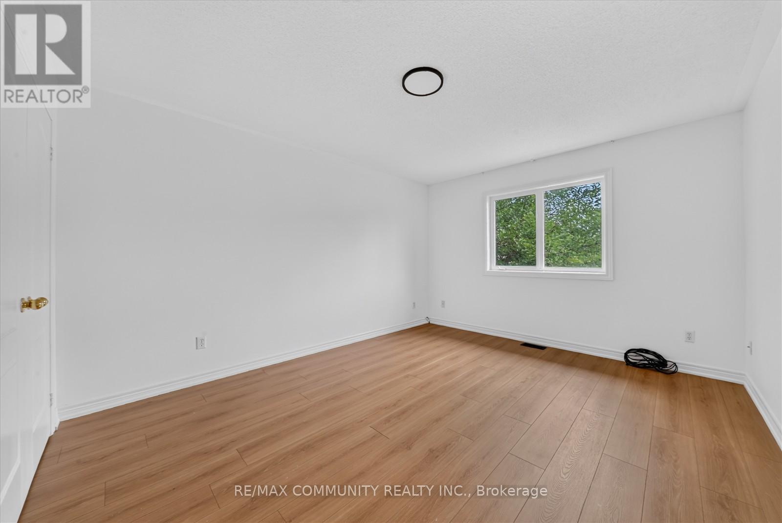 29 RIVER FOREST STREET W - 32