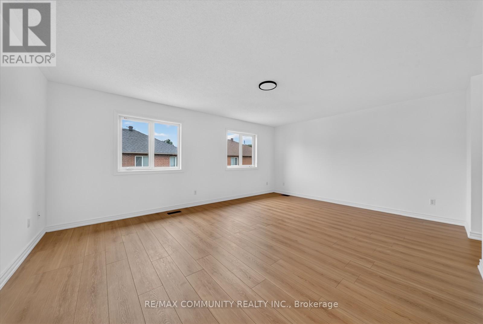 29 RIVER FOREST STREET W - 40