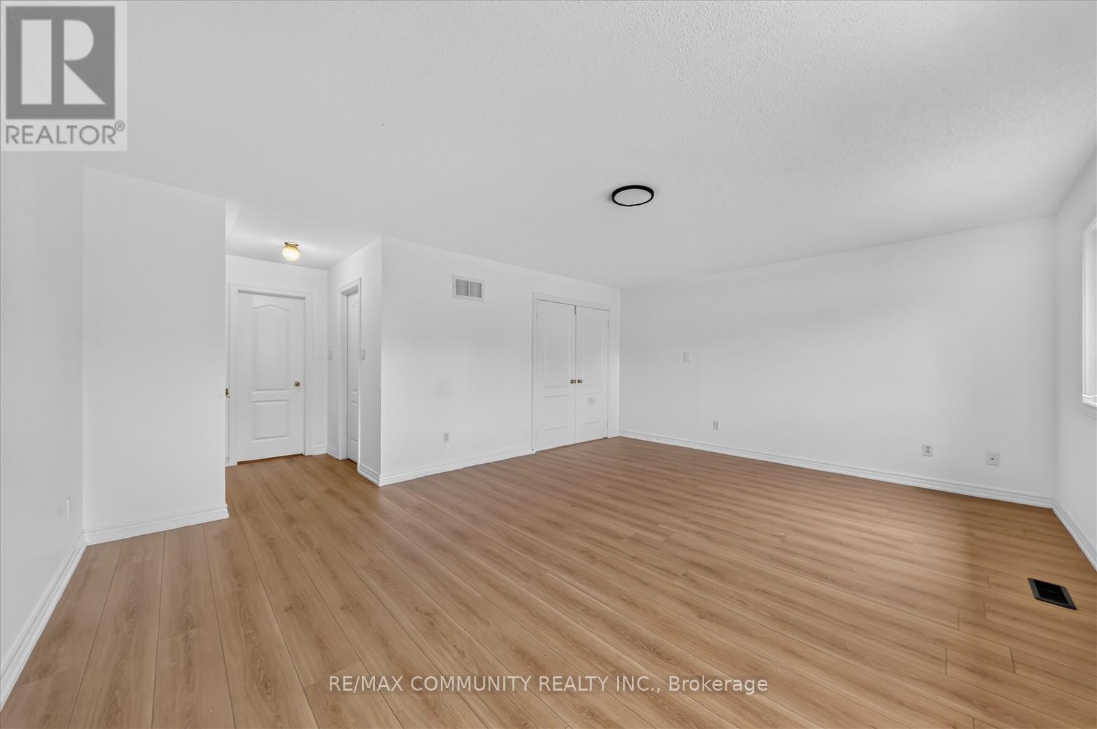 29 RIVER FOREST STREET W - 42