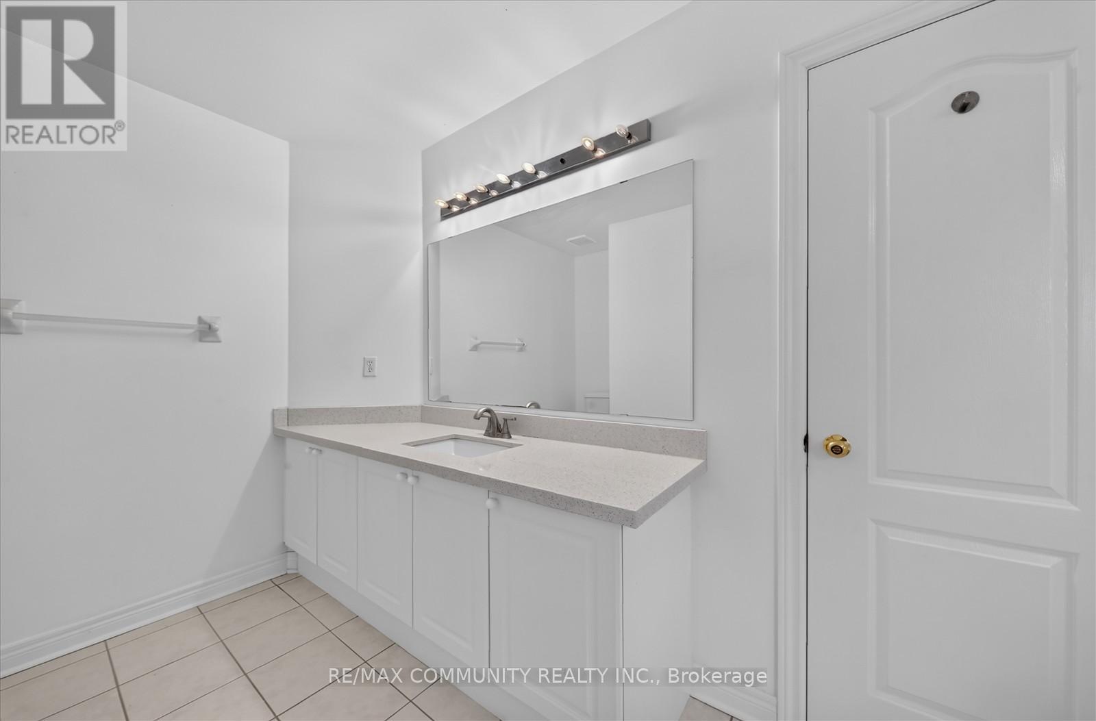 29 RIVER FOREST STREET W - 43