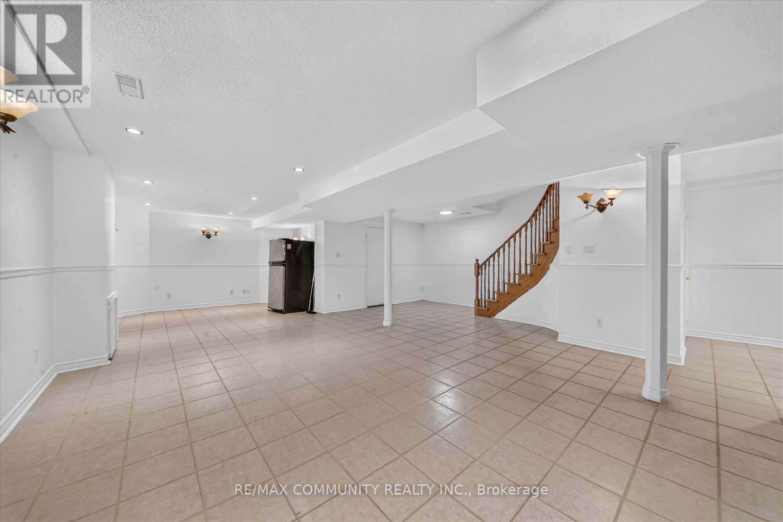 29 RIVER FOREST STREET W - 46