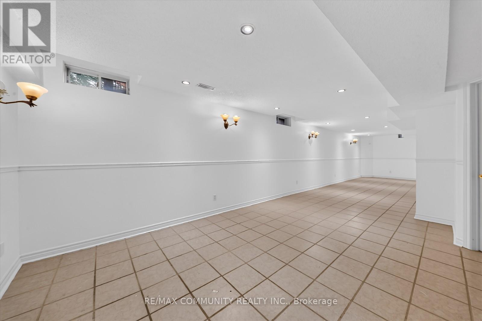 29 RIVER FOREST STREET W - 49