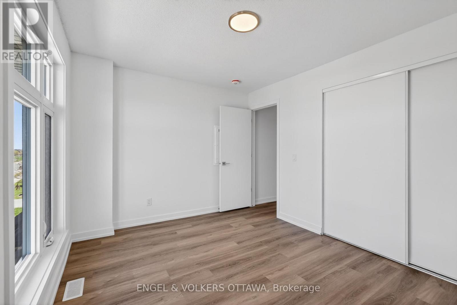 2 Bed, 3 Bath House for Rent in Ottawa – 110 STARDUST PRIVATE, Ottawa – MLS# X13498642 - Image 20