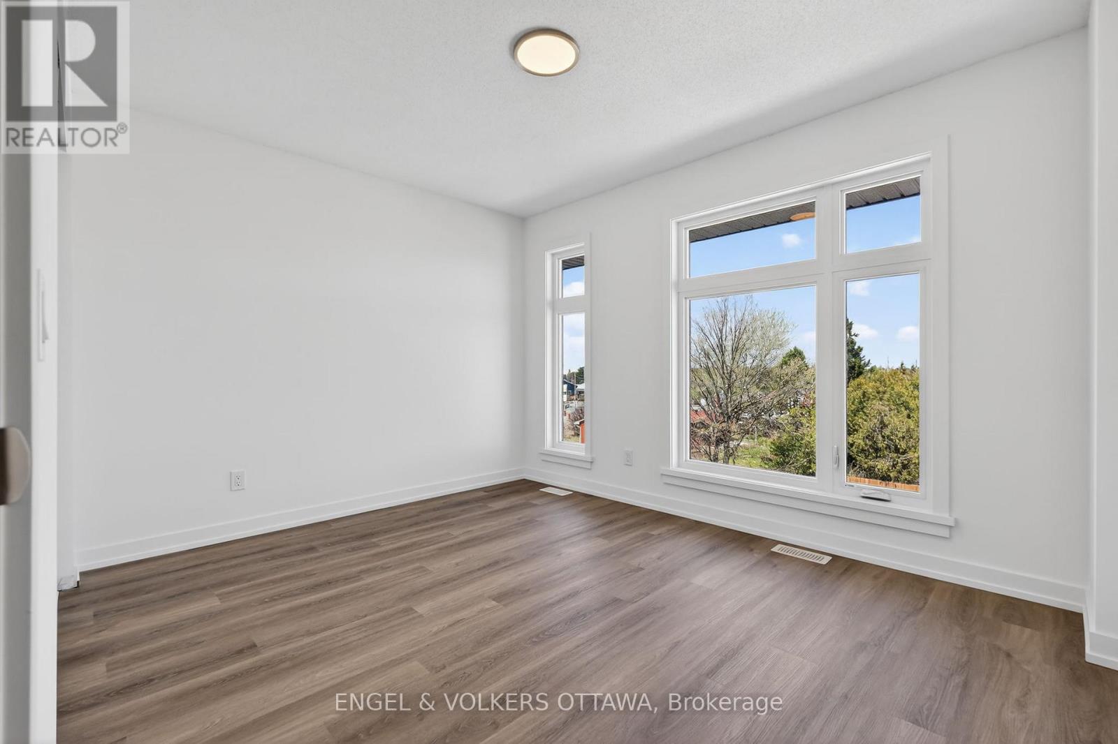 2 Bed, 3 Bath House for Rent in Ottawa – 110 STARDUST PRIVATE, Ottawa – MLS# X13498642 - Image 26