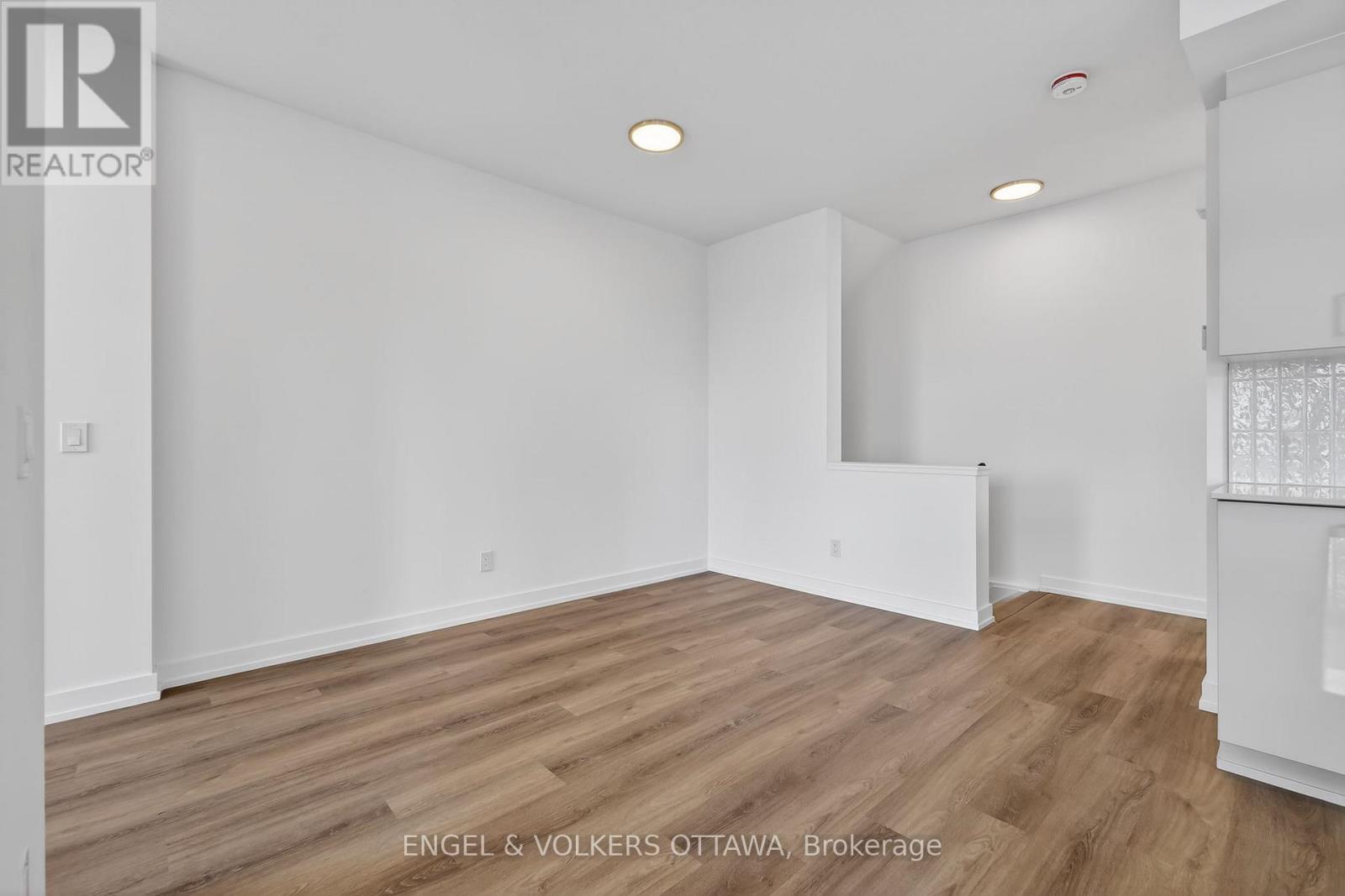 2 Bed, 3 Bath House for Rent in Ottawa – 100 STARDUST PRIVATE, Ottawa – MLS# X13498656 - Image 15