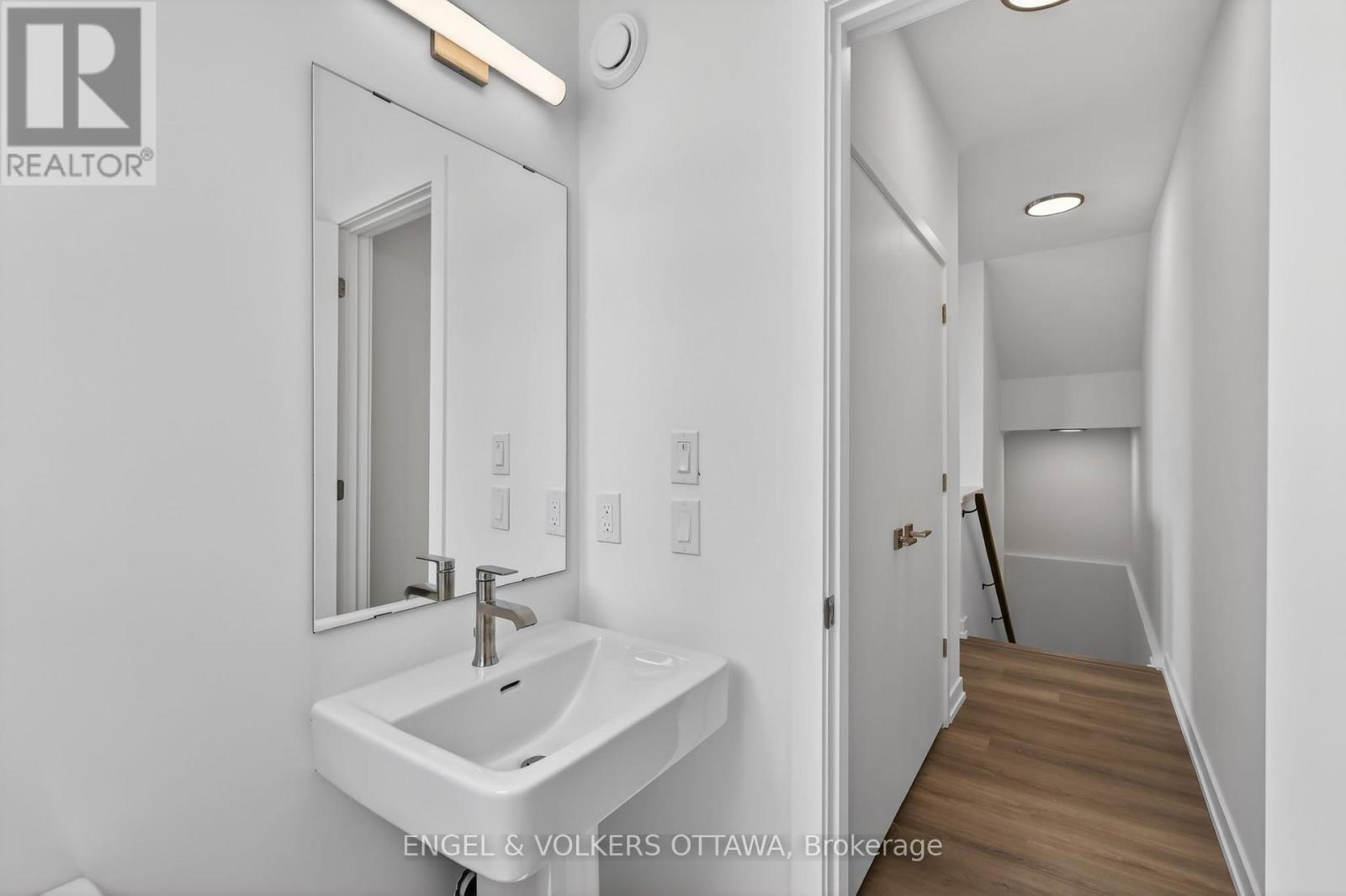 2 Bed, 3 Bath House for Rent in Ottawa – 100 STARDUST PRIVATE, Ottawa – MLS# X13498656 - Image 17
