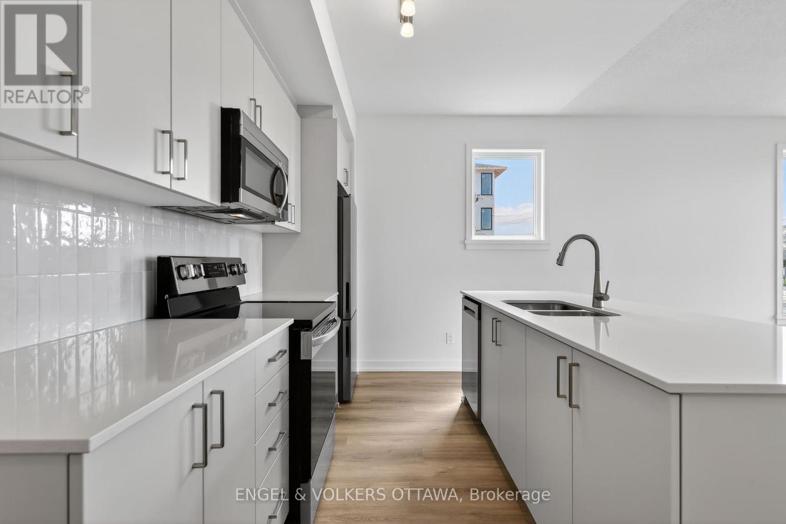 2 Bed, 3 Bath House for Rent in Ottawa – 100 STARDUST PRIVATE, Ottawa – MLS# X13498656 - Image 7