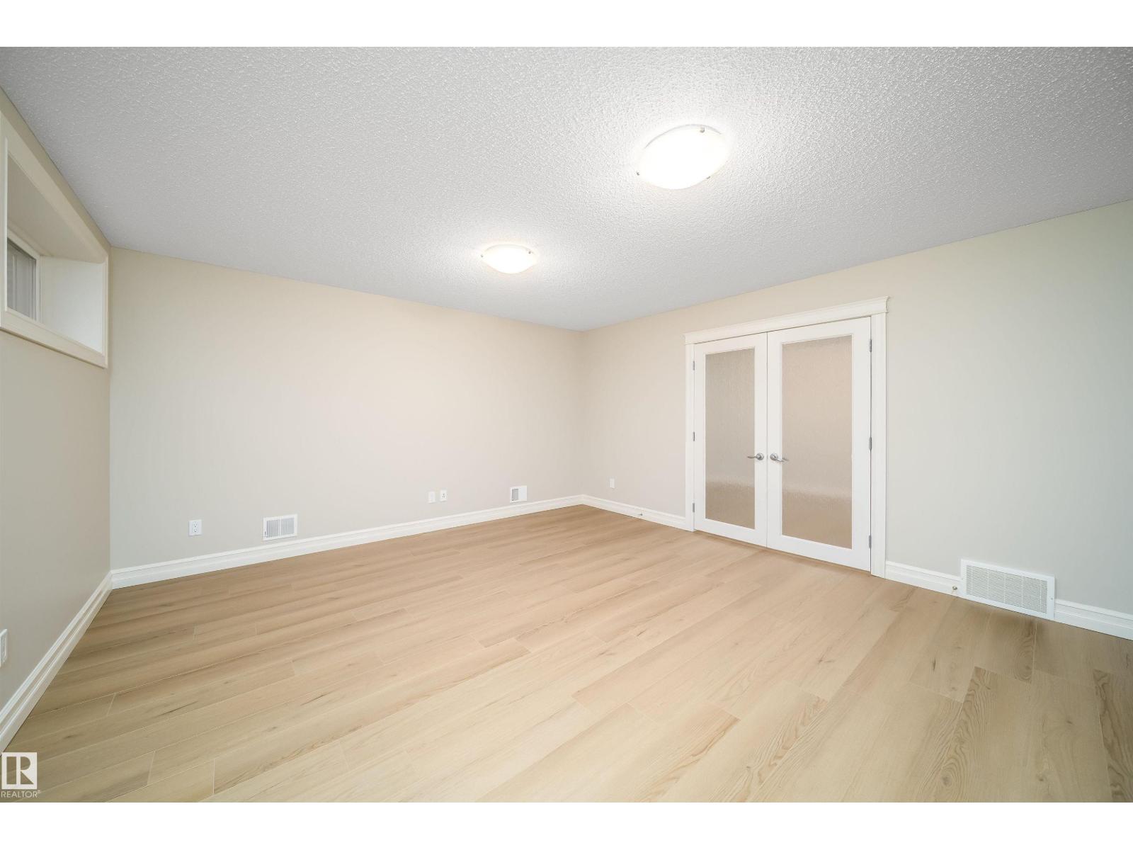 11312 13 AVE SW SW - 33