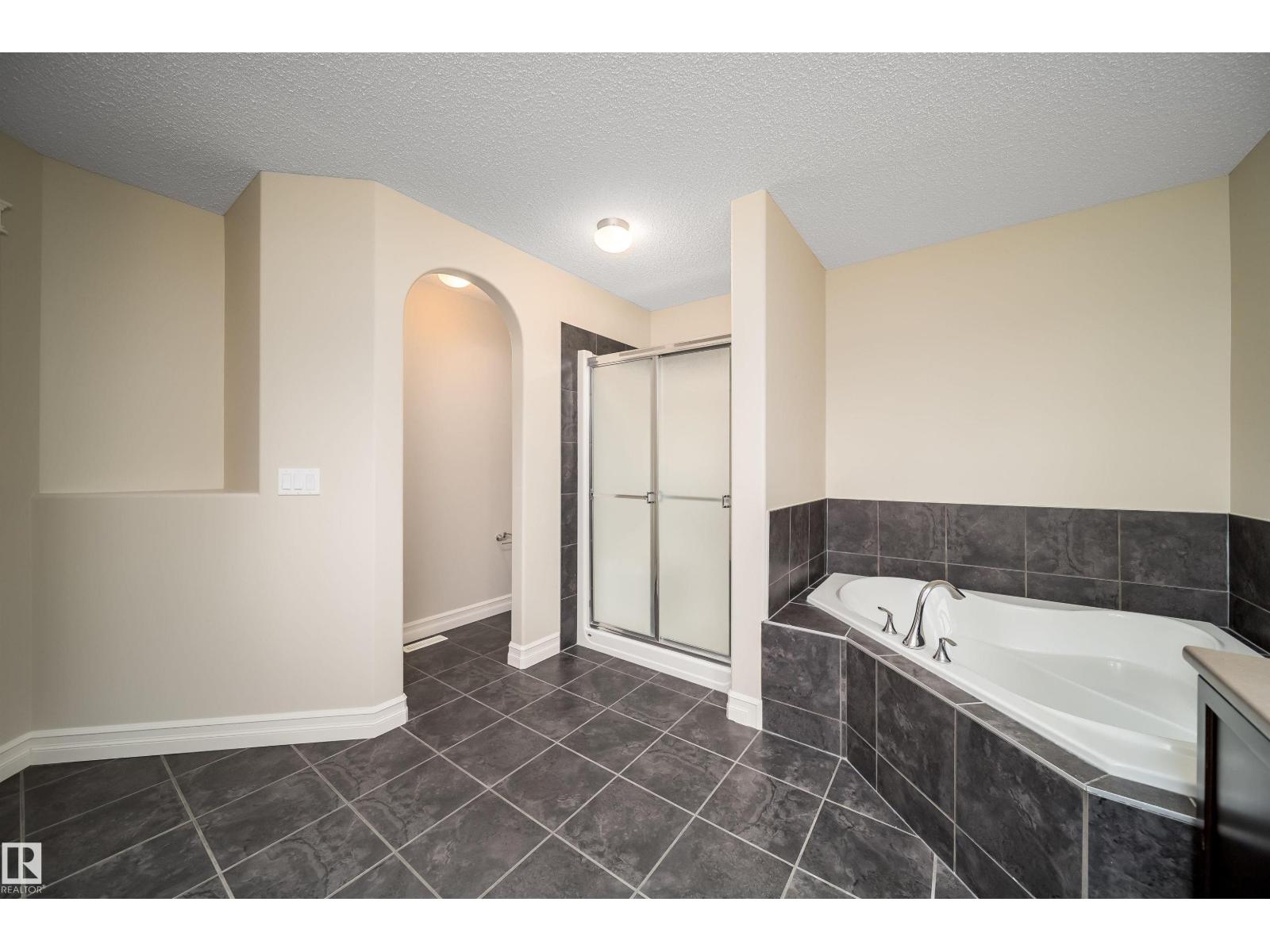 11312 13 AVE SW SW - 31