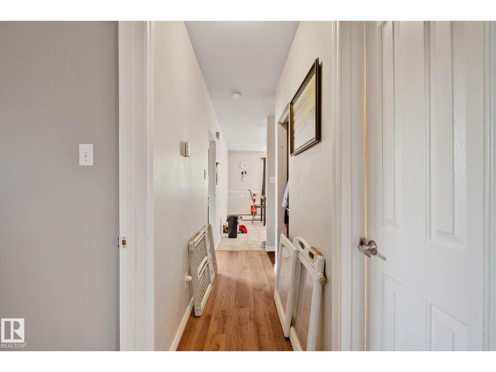 4624 48 AV NW — photo 10