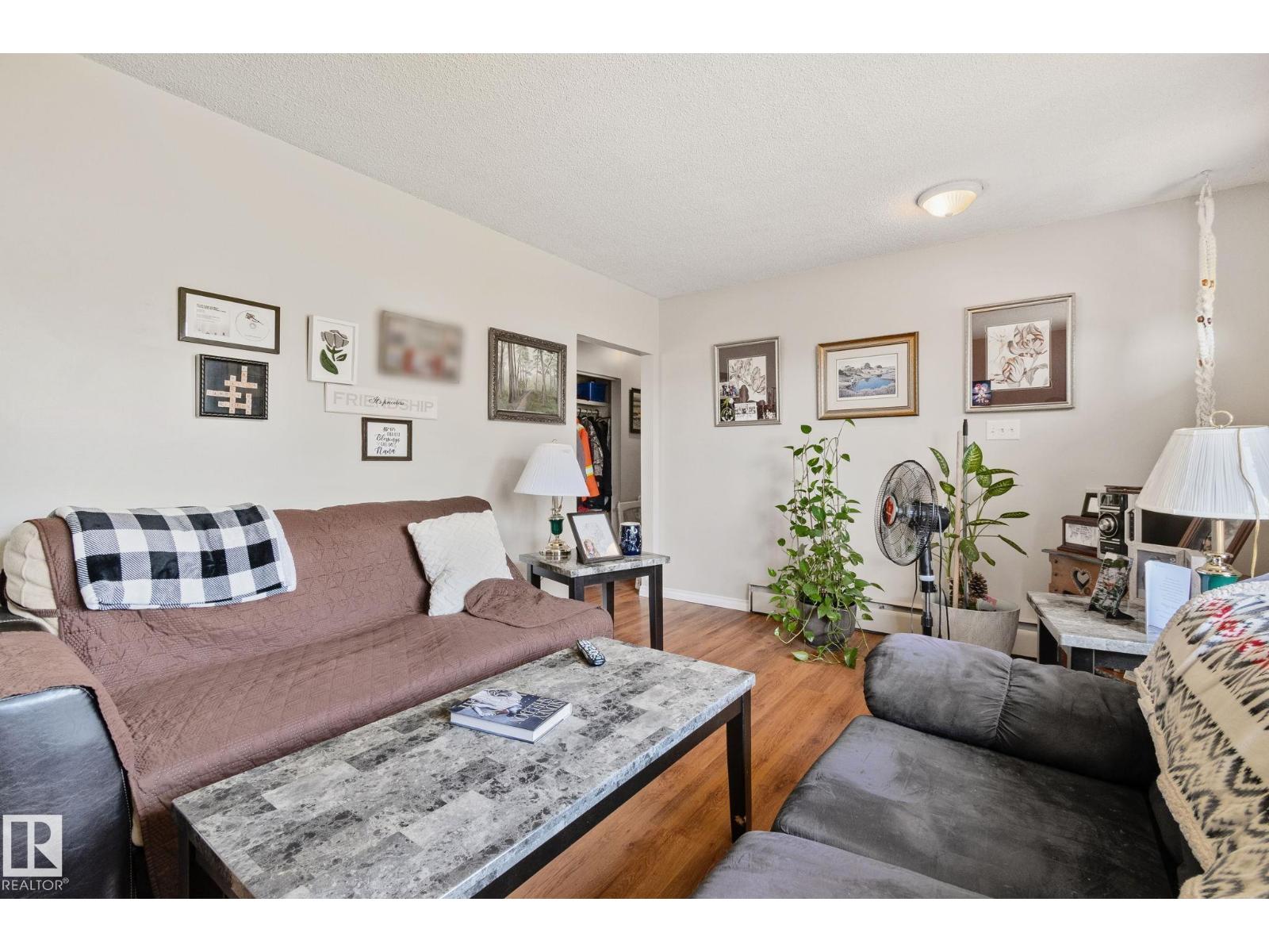 4624 48 AV NW — photo 8