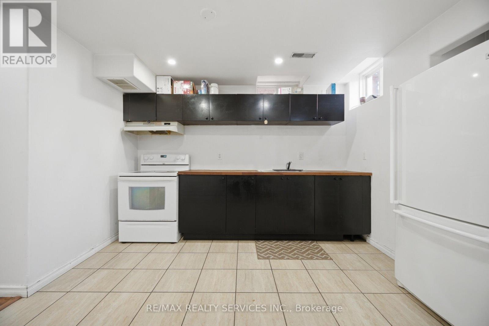 106 WILLIAMSON DRIVE - 40