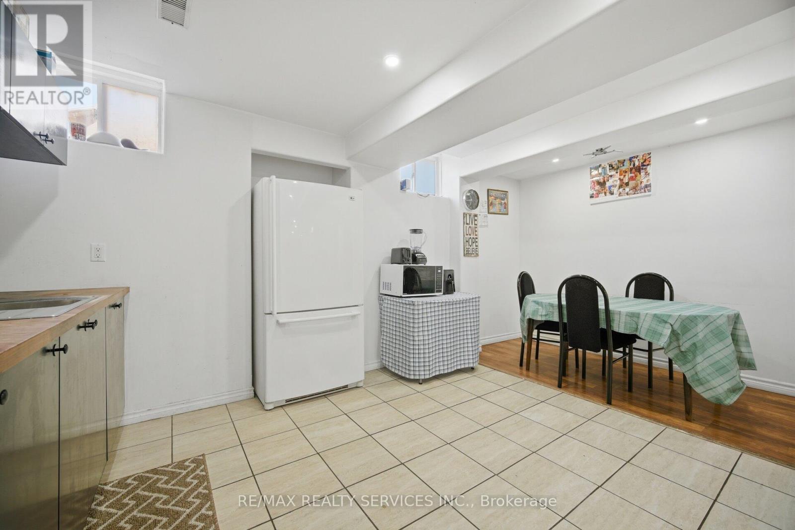 106 WILLIAMSON DRIVE - 41