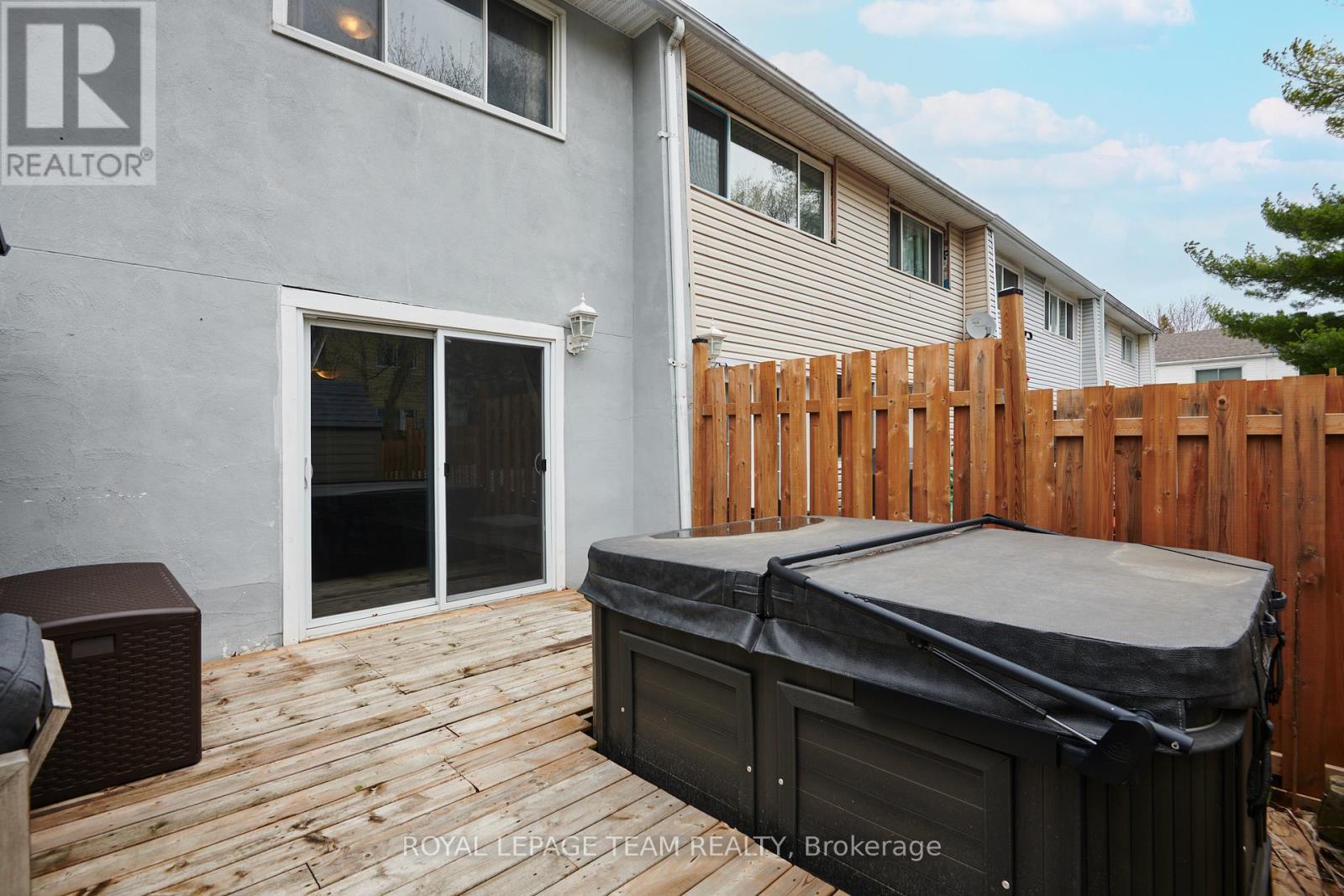 87 GRADY CRESCENT - 21