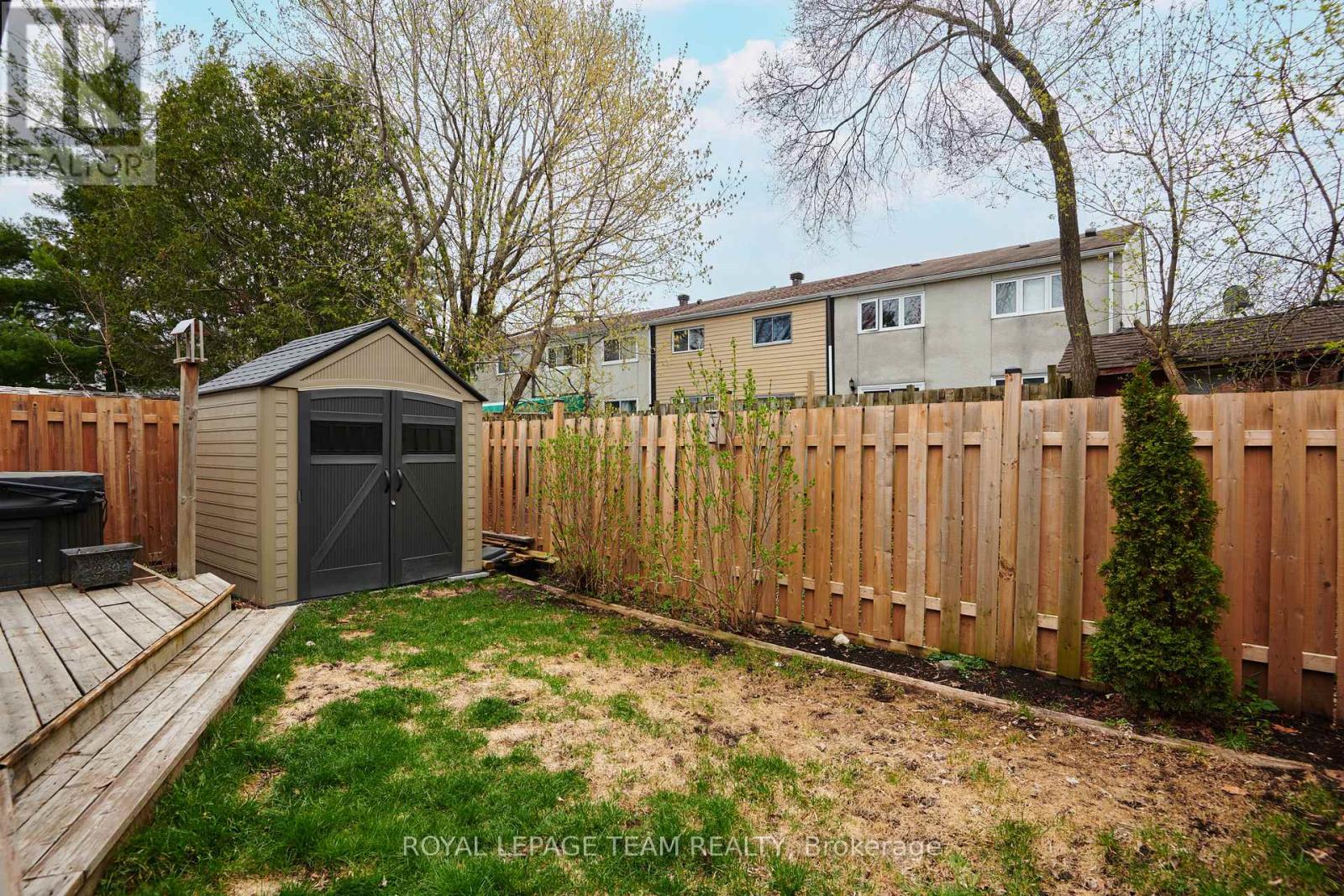 87 GRADY CRESCENT - 22