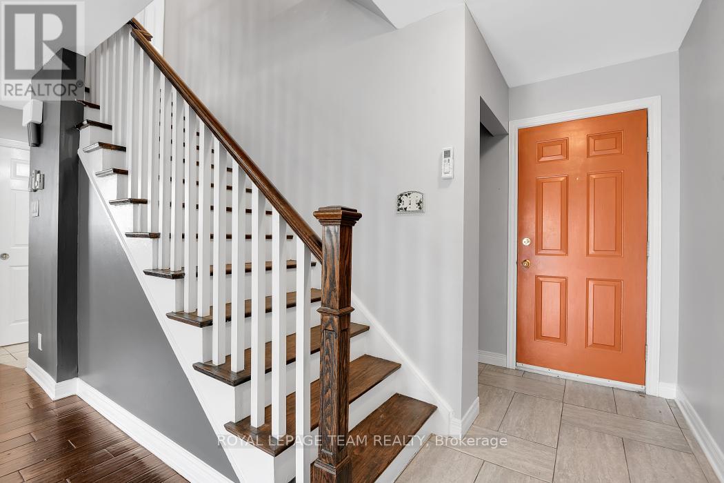 87 GRADY CRESCENT - 3