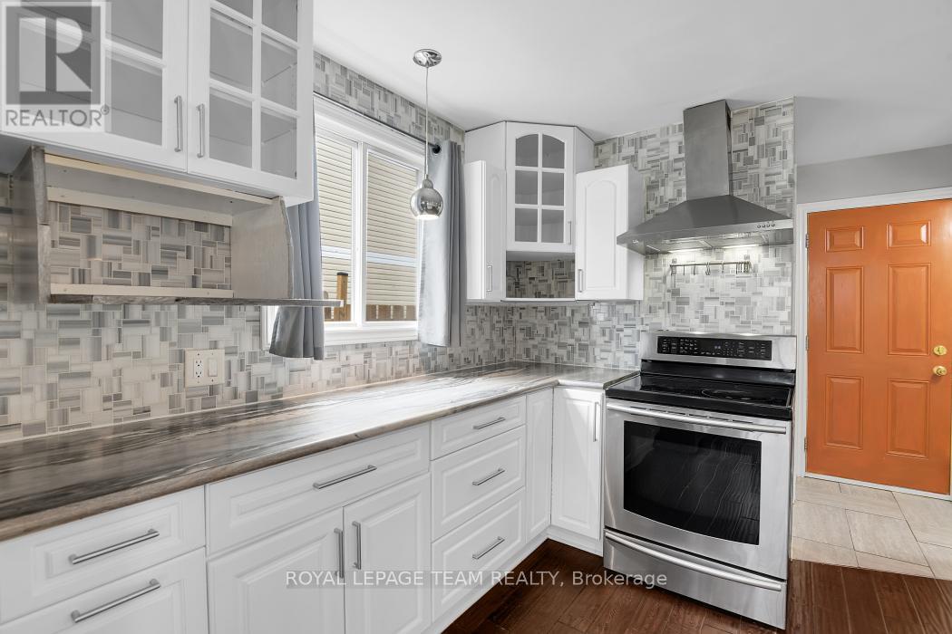 87 GRADY CRESCENT - 9