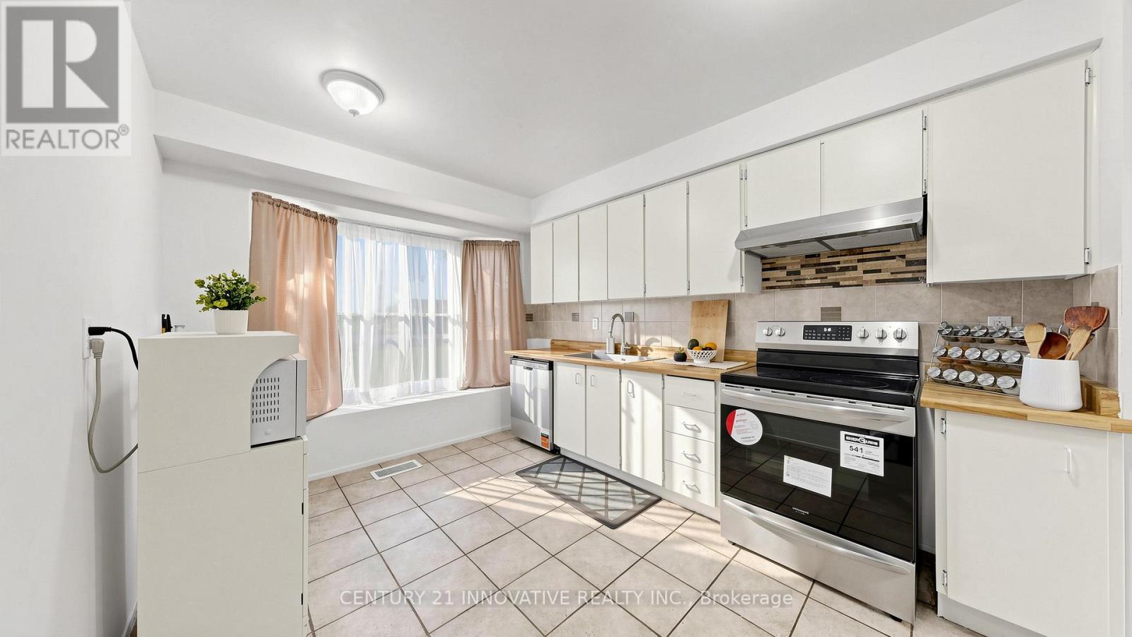 #19 33 DUNDALK DRIVE - 14