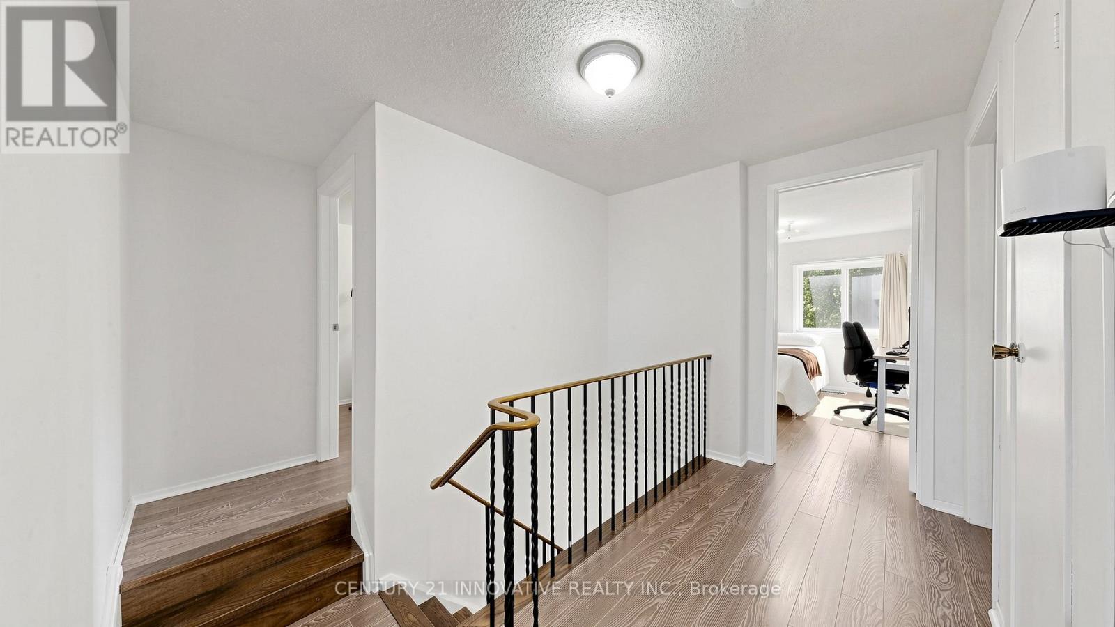 #19 33 DUNDALK DRIVE - 21
