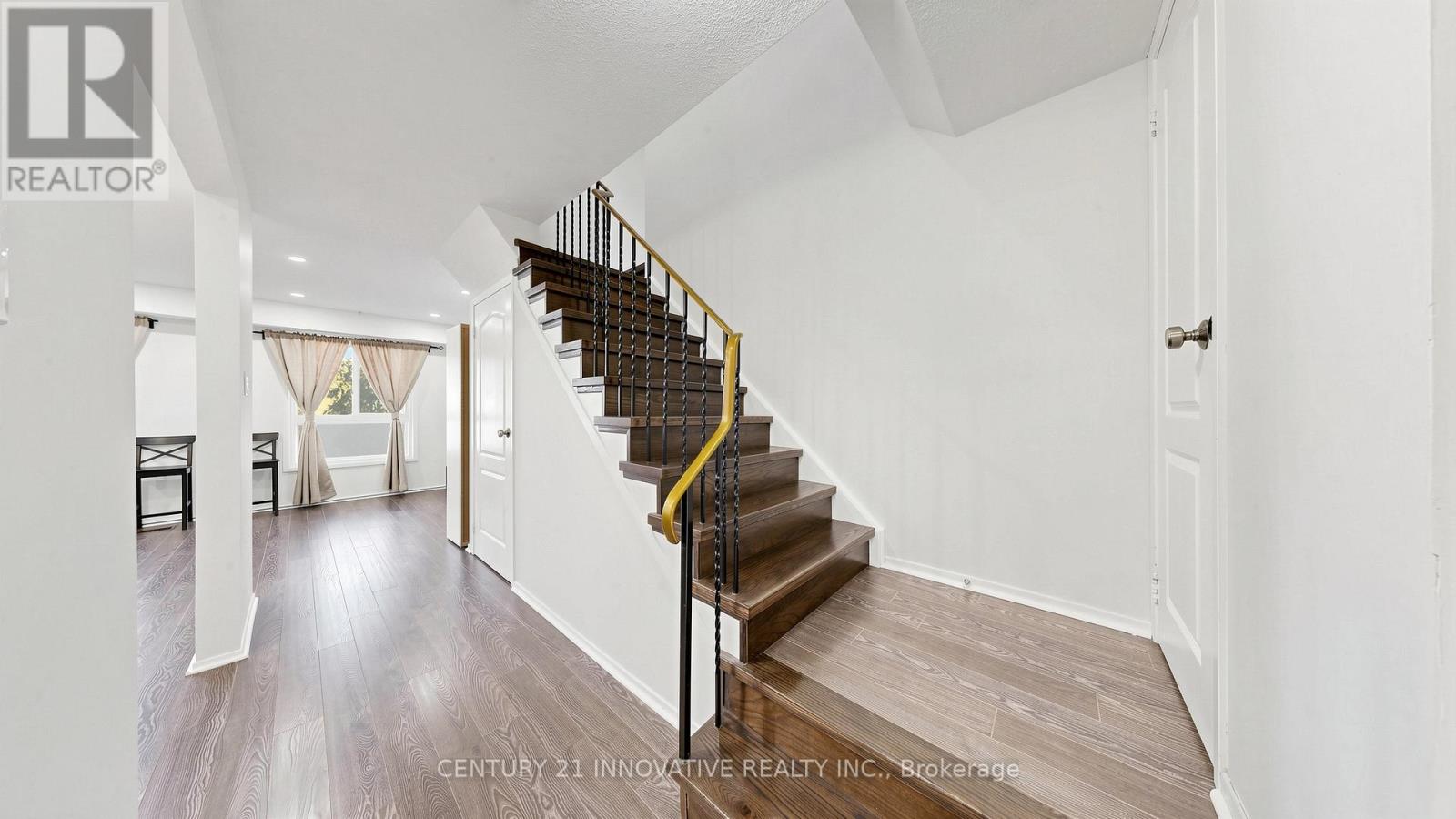 #19 33 DUNDALK DRIVE - 19