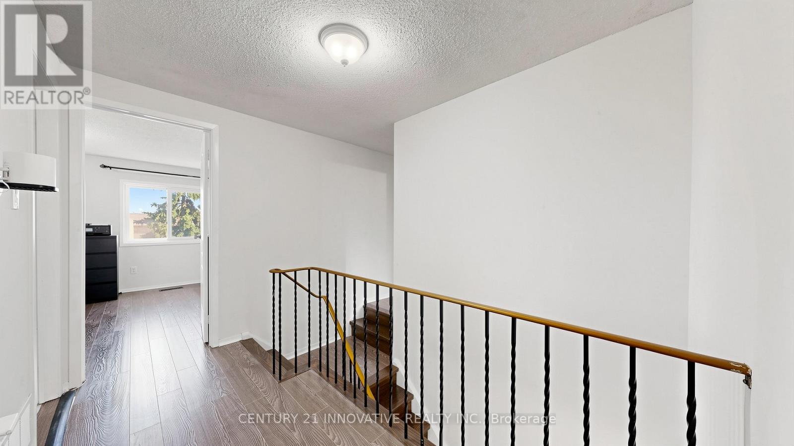 #19 33 DUNDALK DRIVE - 22