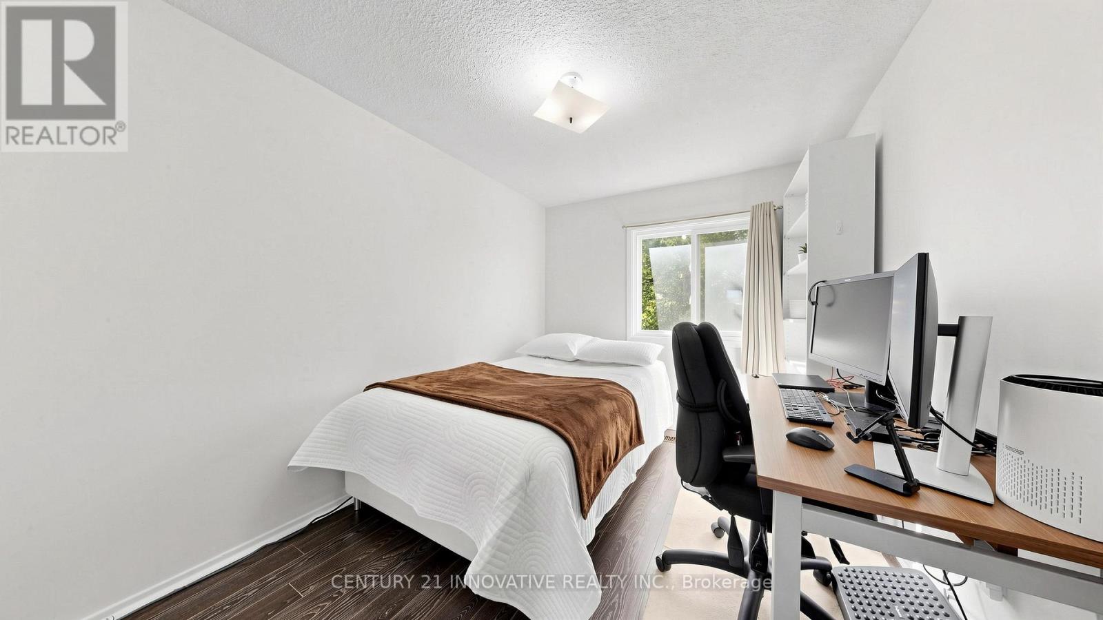 #19 33 DUNDALK DRIVE - 27