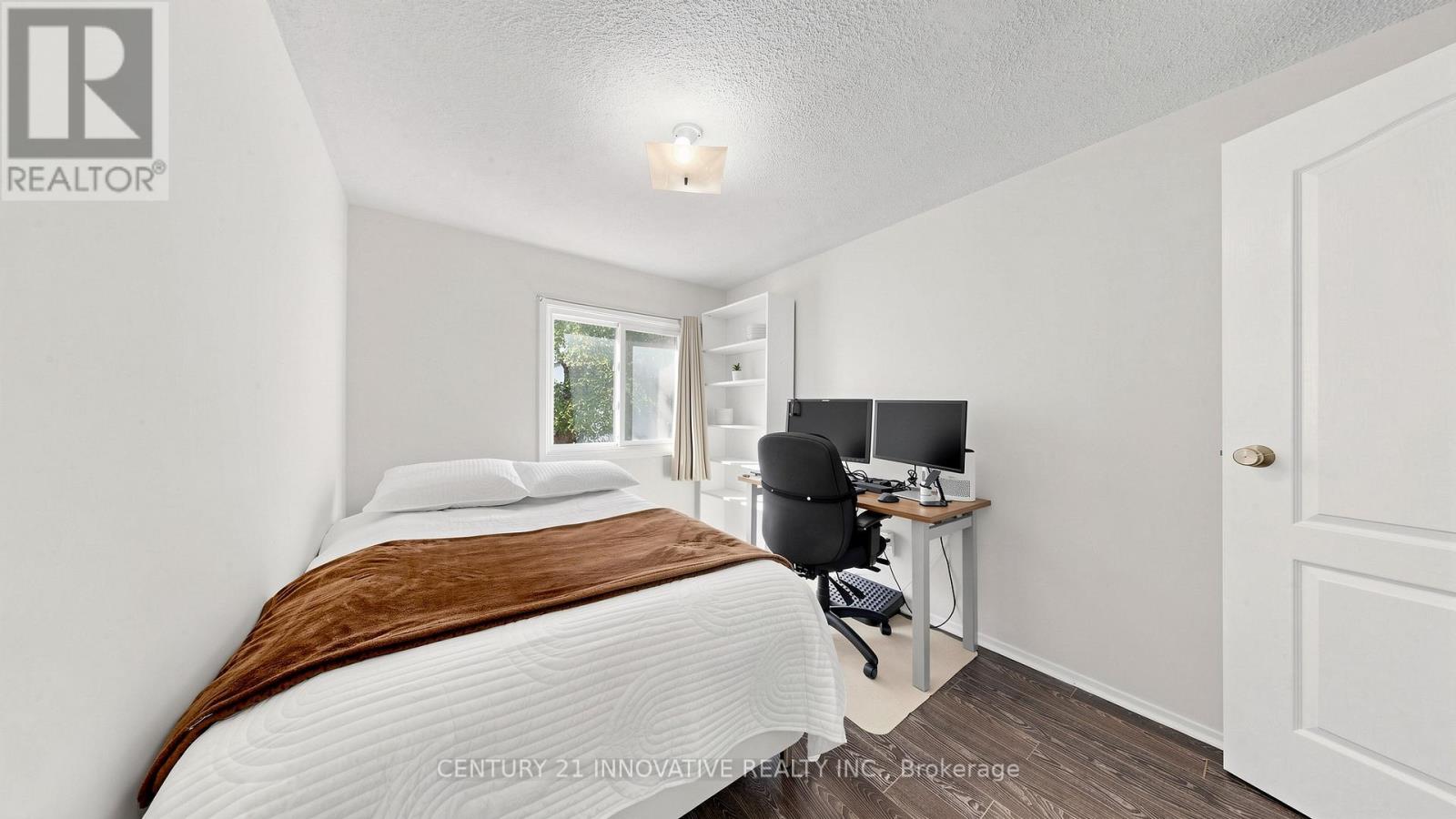 #19 33 DUNDALK DRIVE - 28