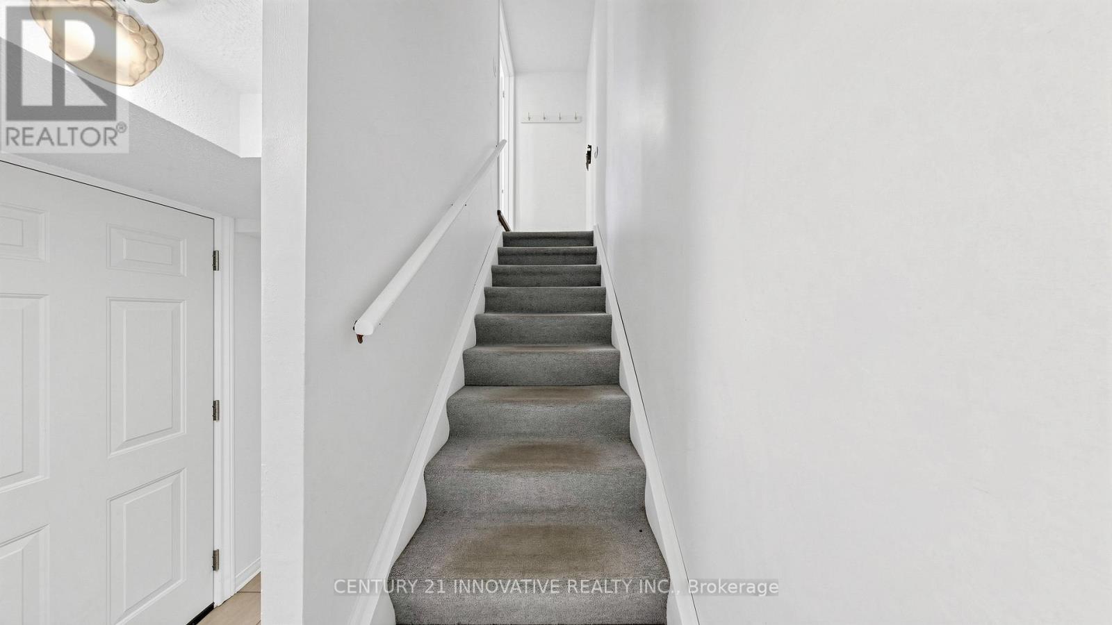 #19 33 DUNDALK DRIVE - 37