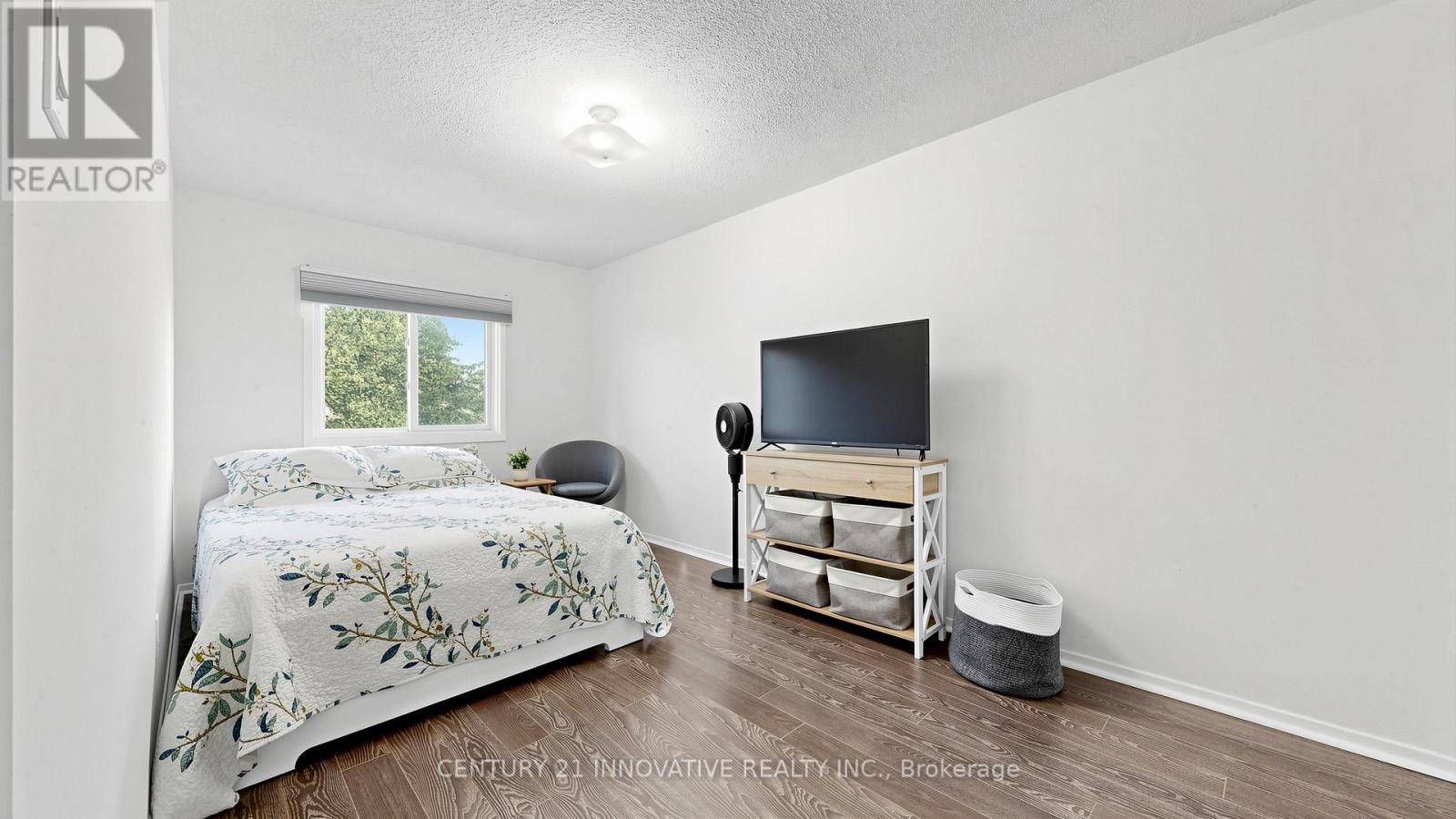 #19 33 DUNDALK DRIVE - 30