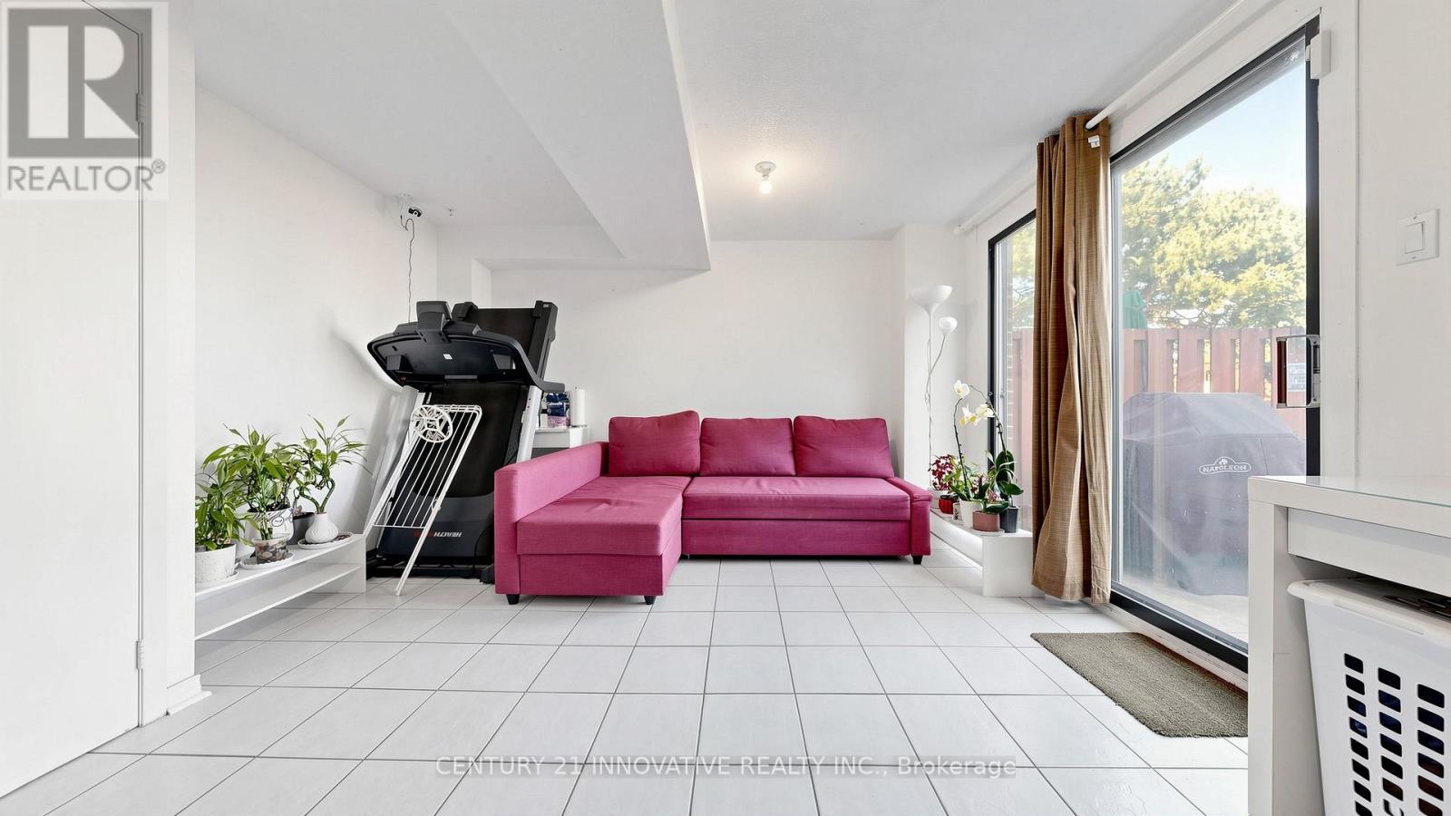 #19 33 DUNDALK DRIVE - 40