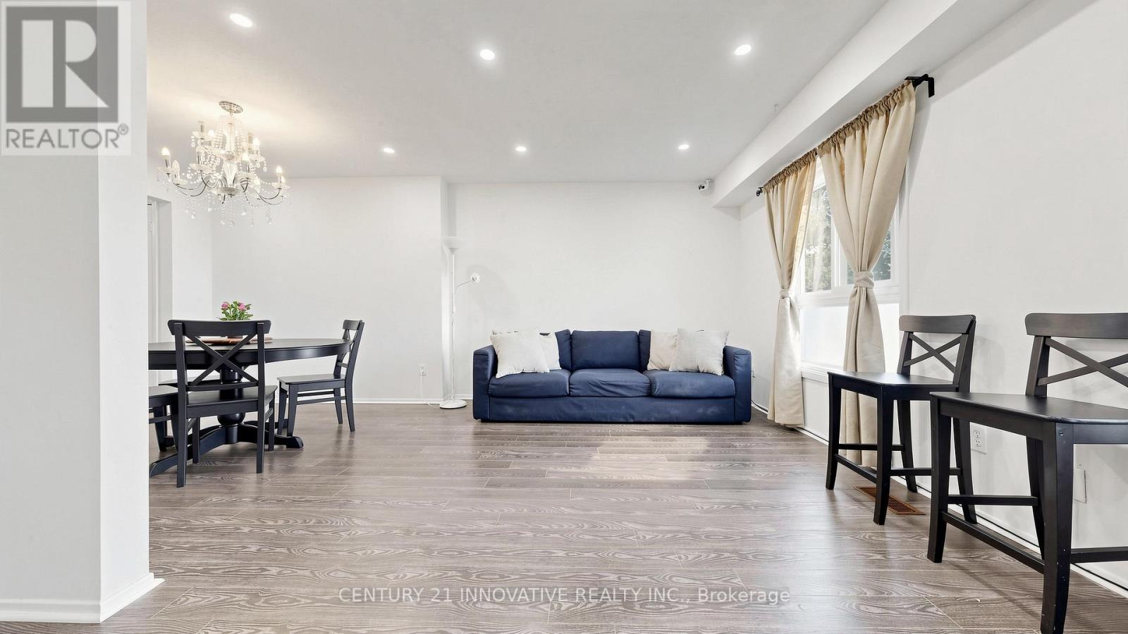 #19 33 DUNDALK DRIVE - 5