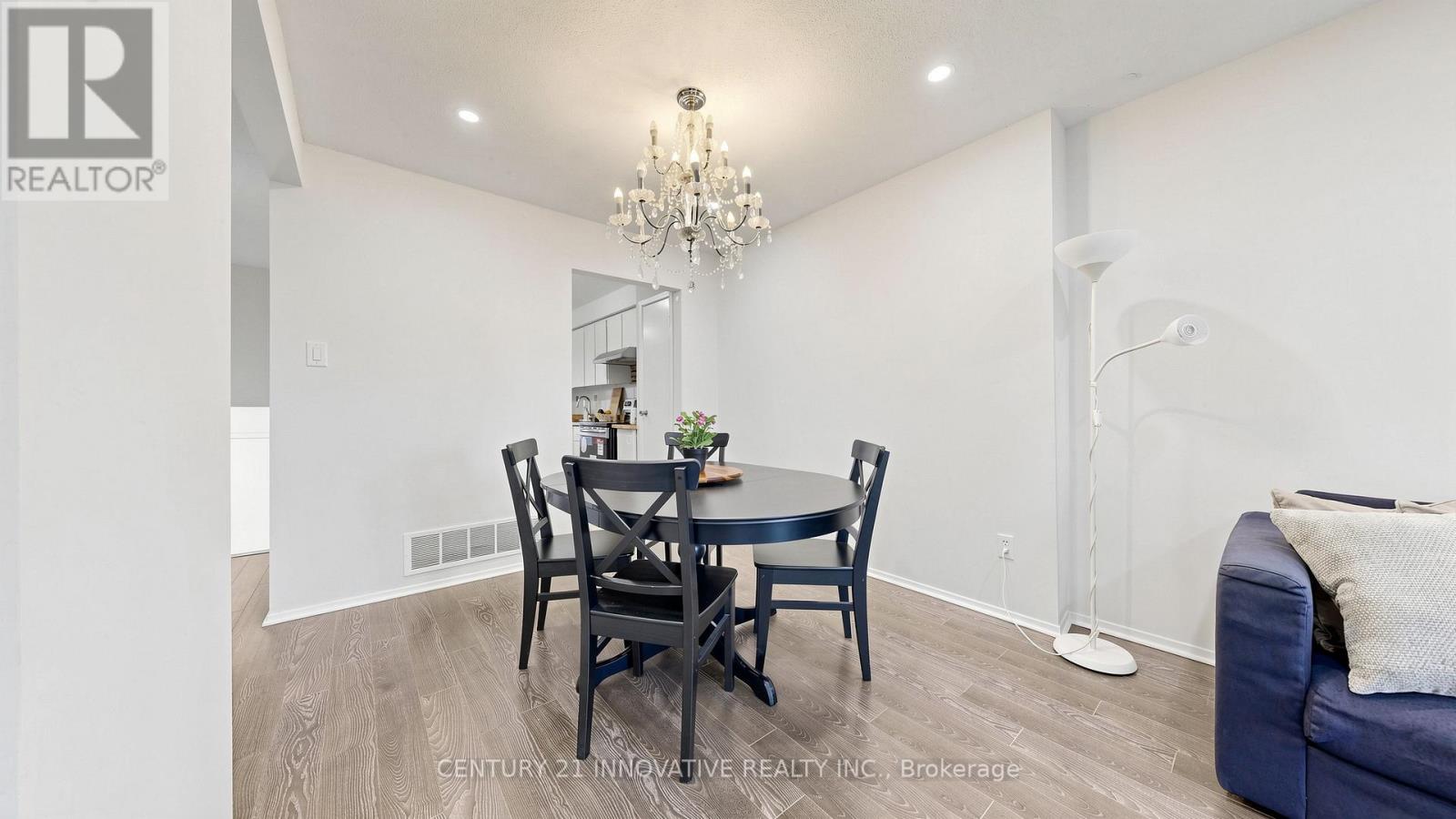 #19 33 DUNDALK DRIVE - 9