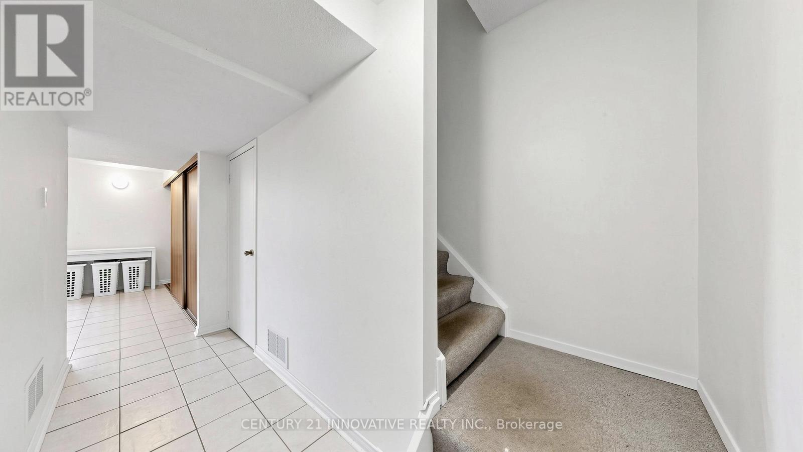#19 33 DUNDALK DRIVE - 38