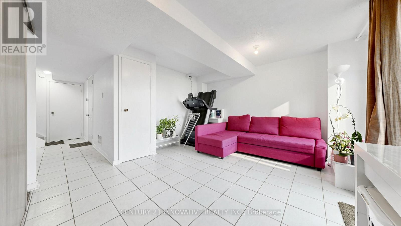 #19 33 DUNDALK DRIVE - 41