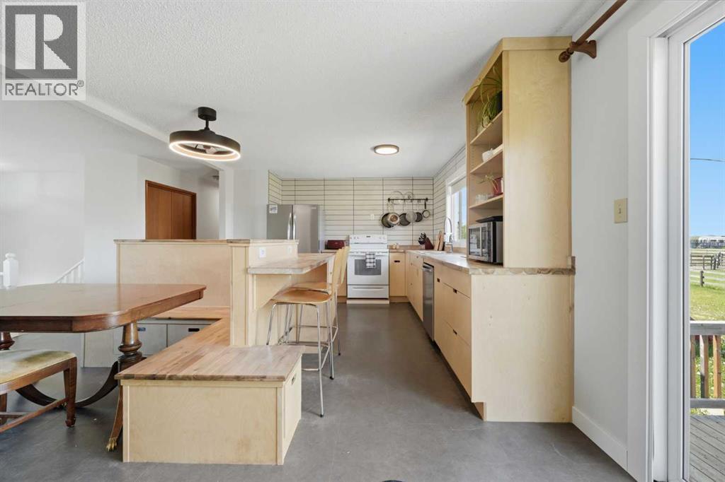283082 Township Road 254 - 25