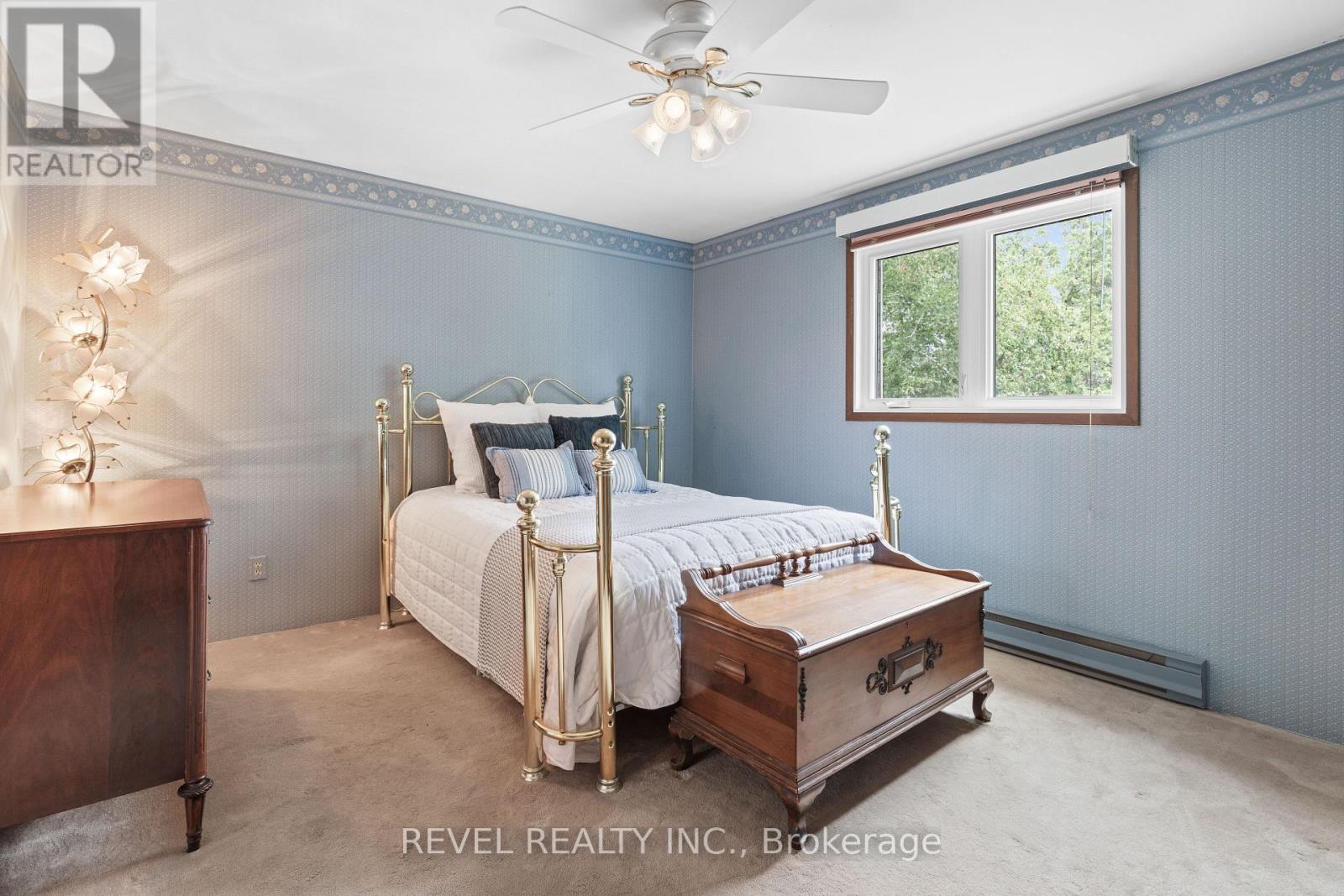 126 PINEWOOD BOULEVARD - 31