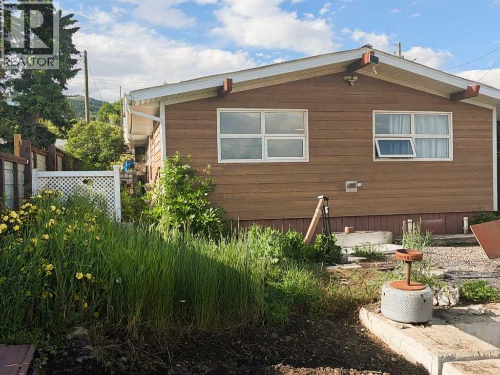 8510 21 Avenue - photo 2