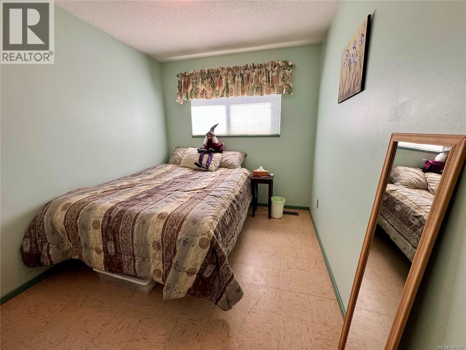 62 Clark Dr - 17