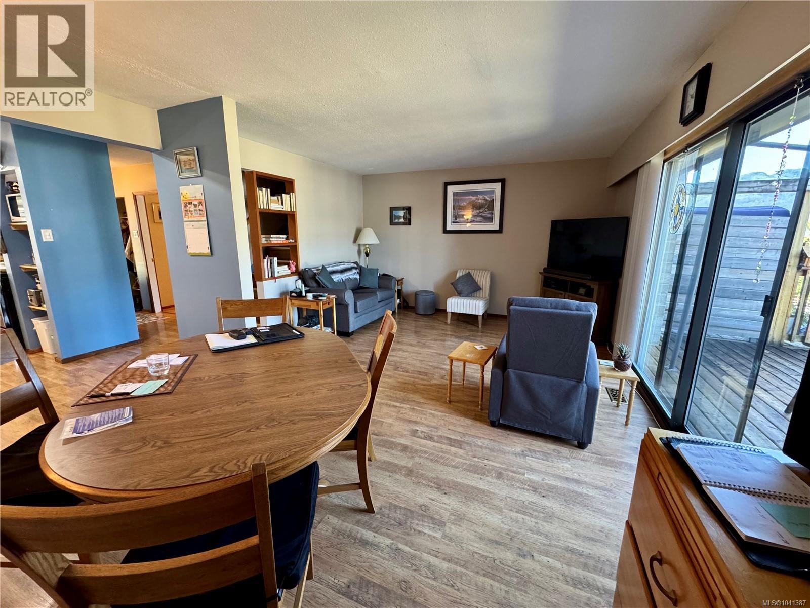 62 Clark Dr - 7