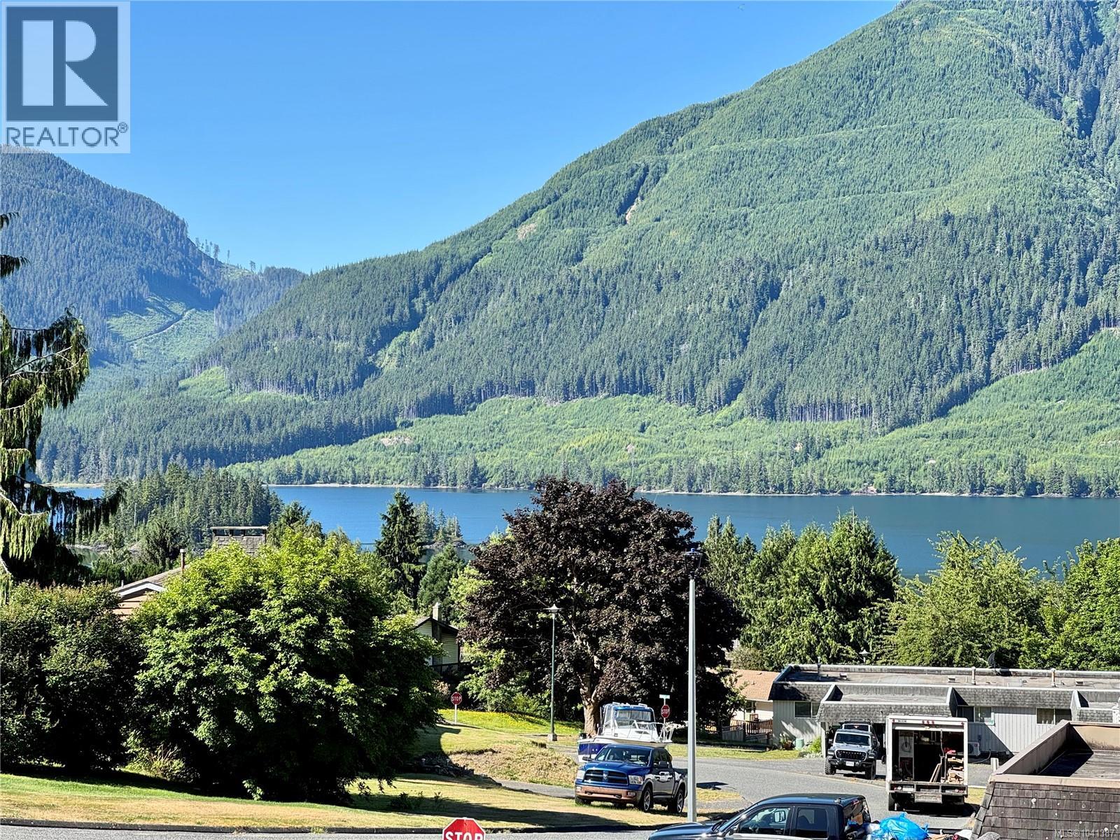 62 Clark Dr - 27
