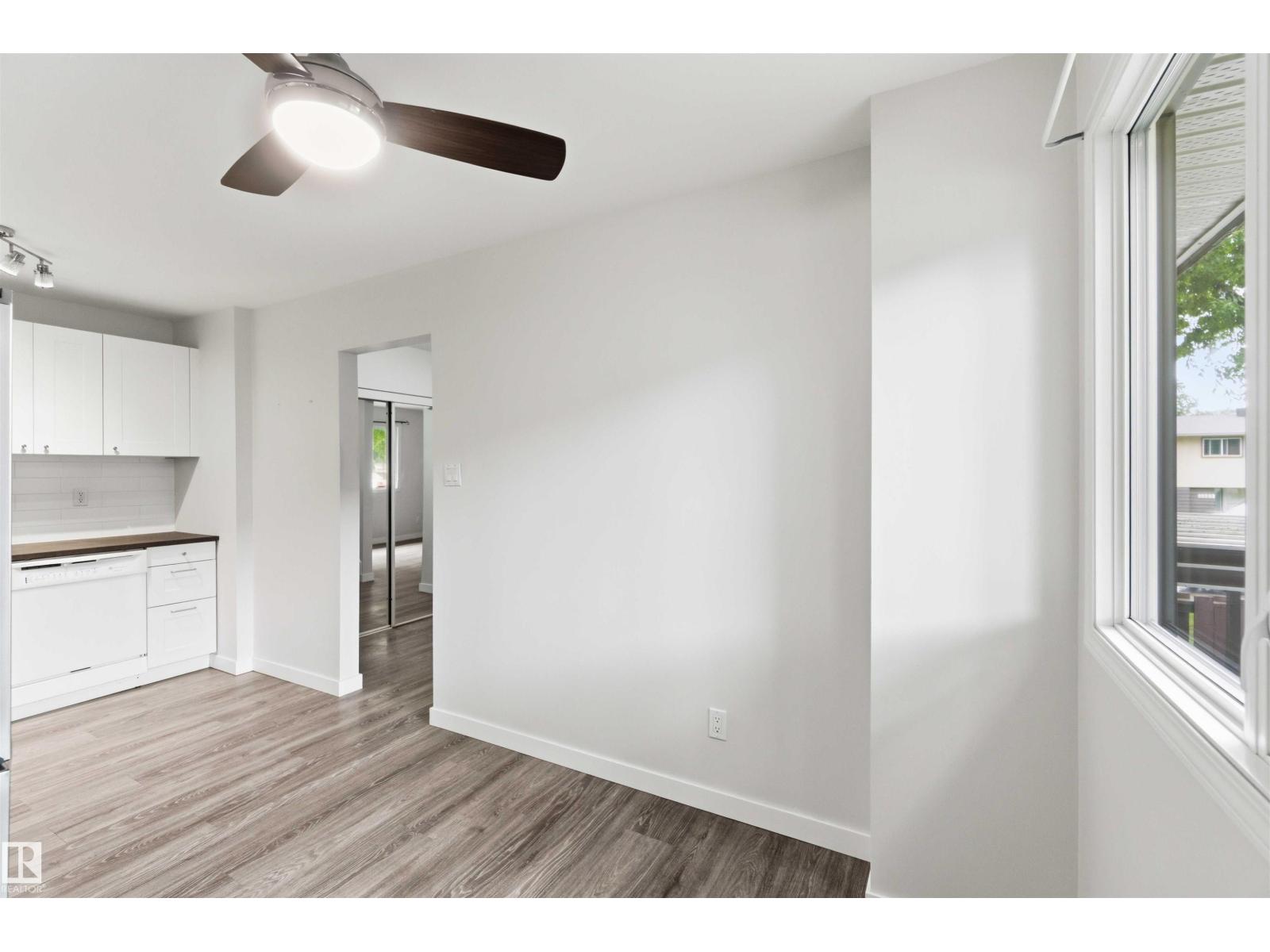 3312 106 AV NW - 12