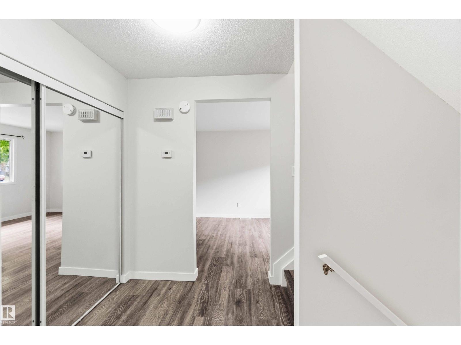 3312 106 AV NW - 14